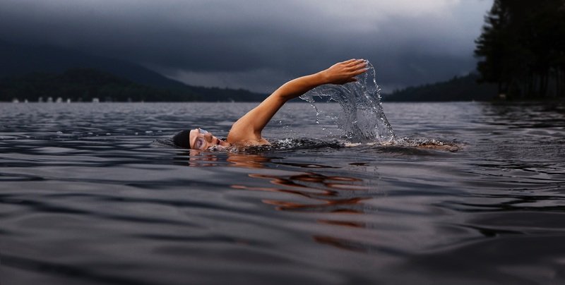 sea-water-person-sunlight-wave-lake-107952-pxhere.com