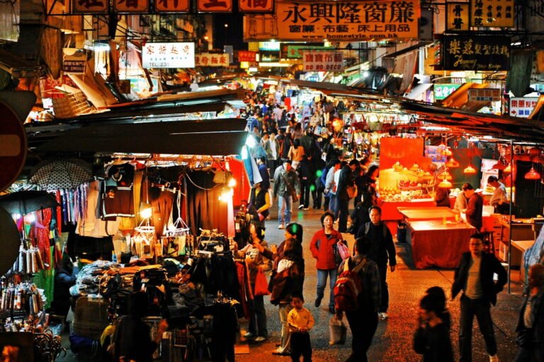 people-road-street-night-city-urban-669611-pxhere.com